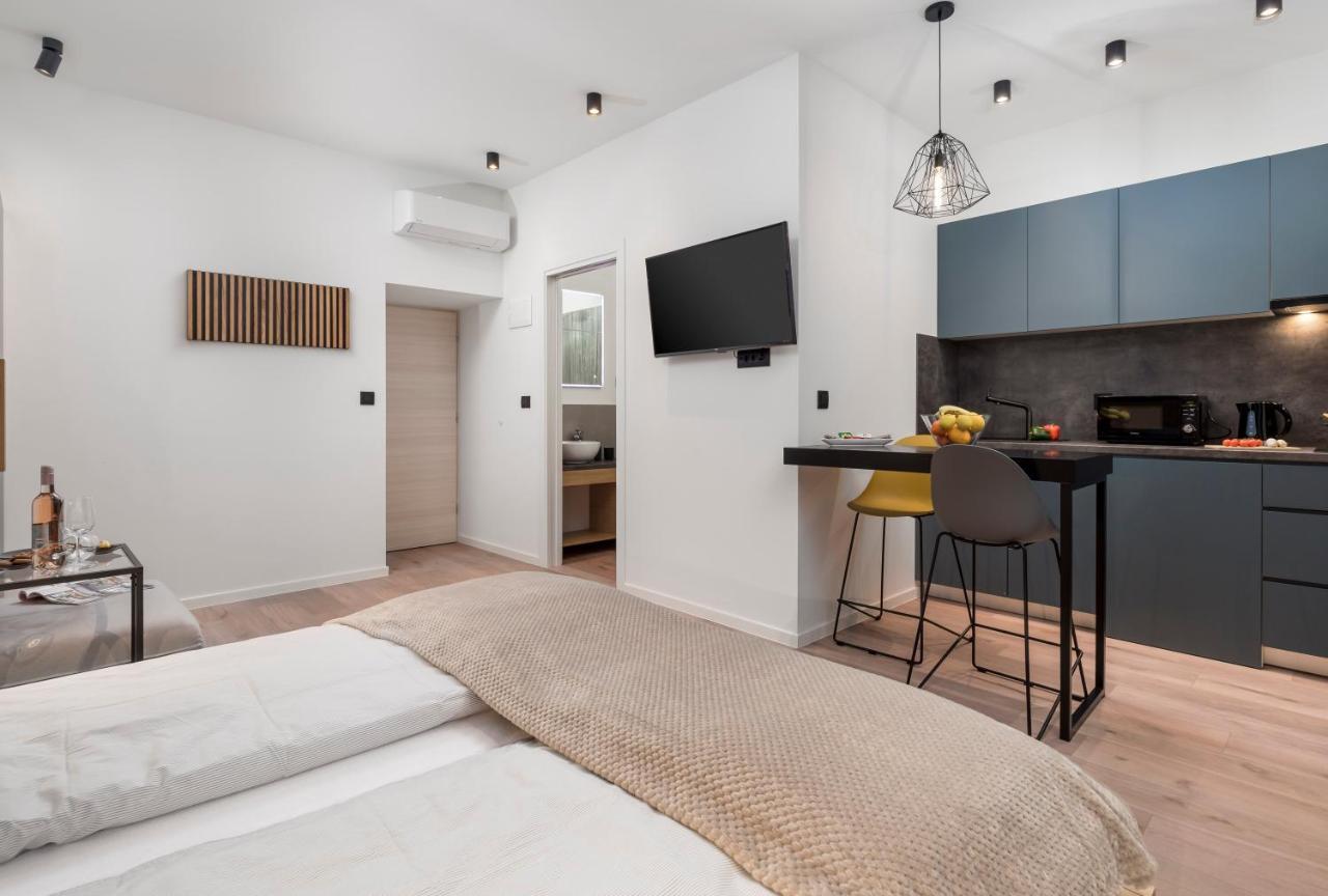 Deluxe Apartments "In The Center" Rijeka Exterior foto